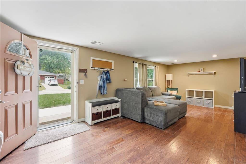 5673 N Tullis Avenue — photo 7