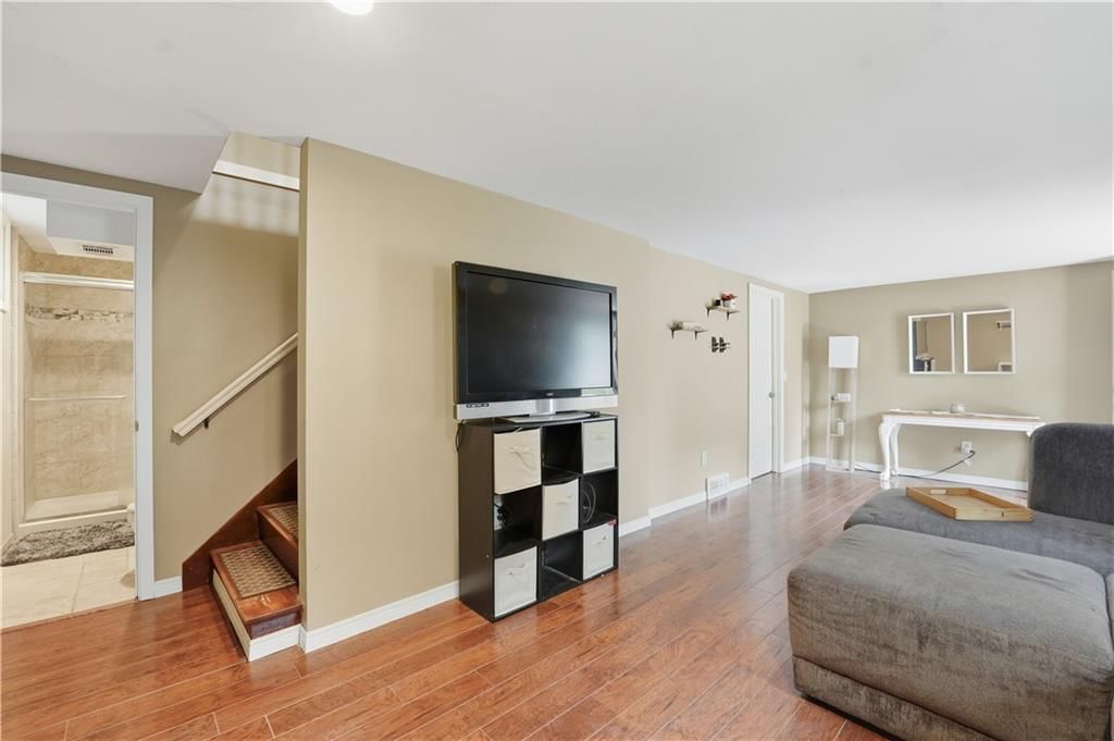 5673 N Tullis Avenue — photo 9
