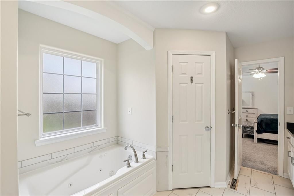 1253 Vivian Drive — photo 27