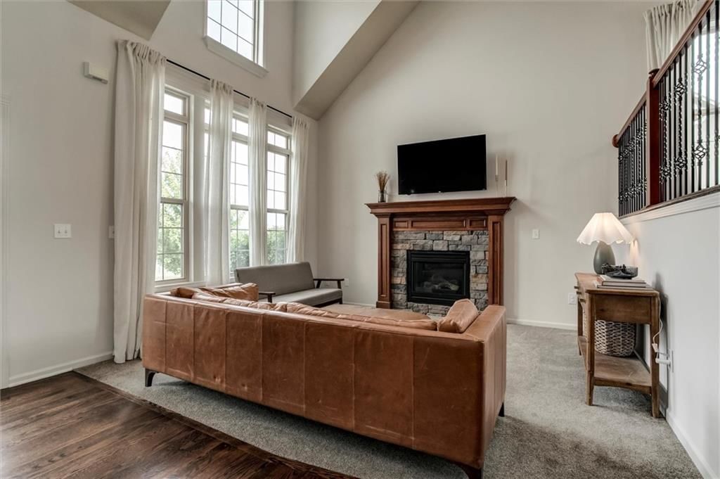 20913 W 72nd Street — photo 5