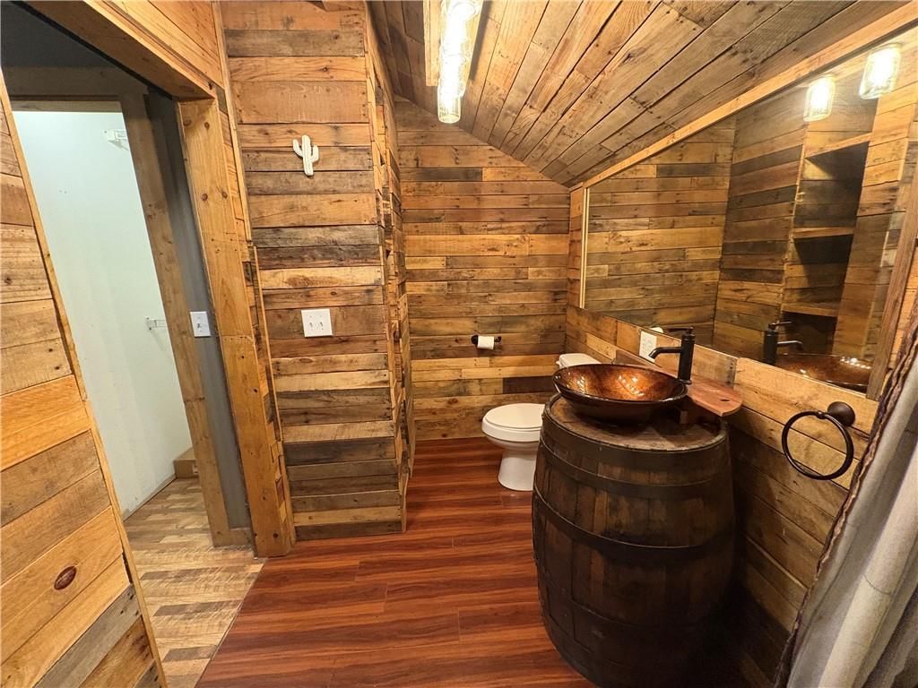1004 NE 43rd Street — photo 30