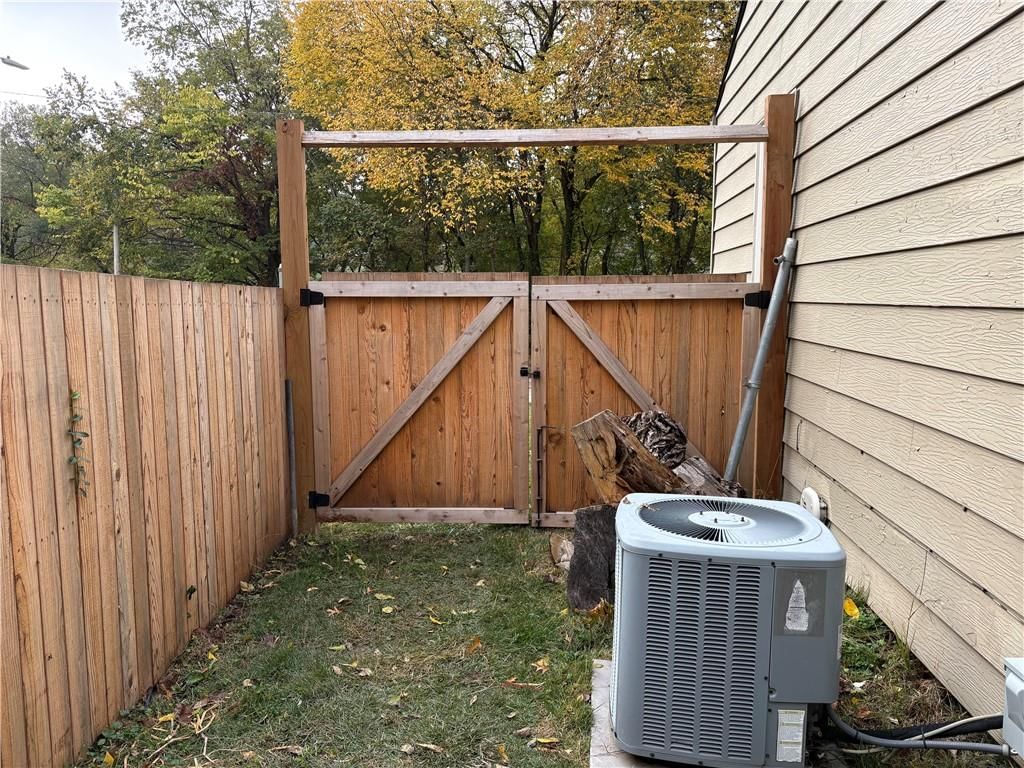 1004 NE 43rd Street — photo 51