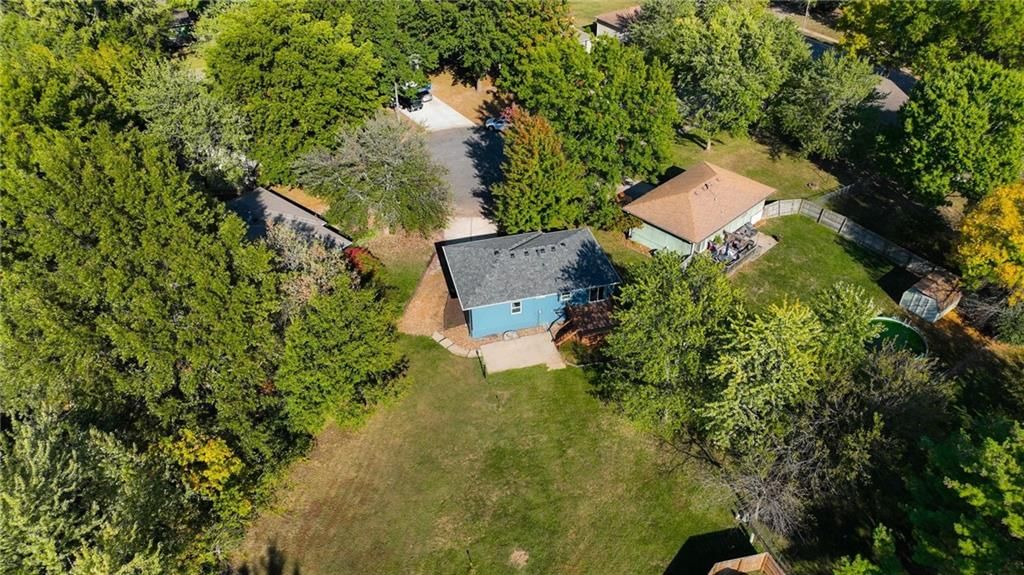 332 SE Jackson Court — photo 29