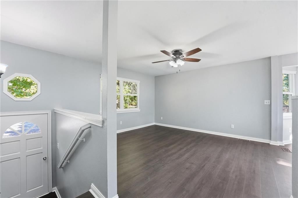 332 SE Jackson Court — photo 4