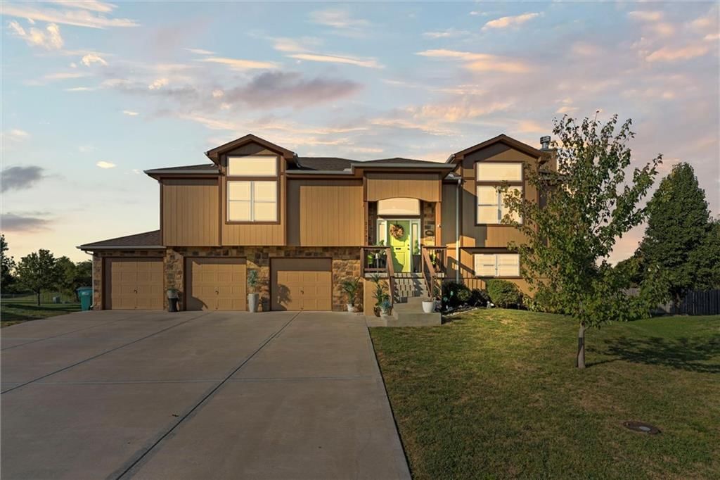 21743 Johnson Court — photo 2