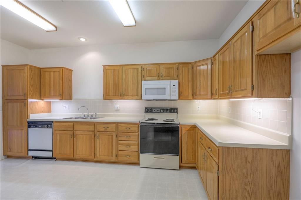 17800 E Bolger Road — photo 3