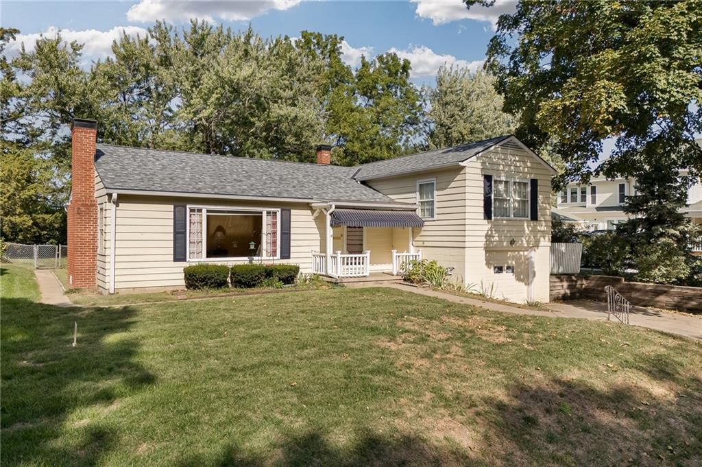 2211 Lovers Lane — photo 2