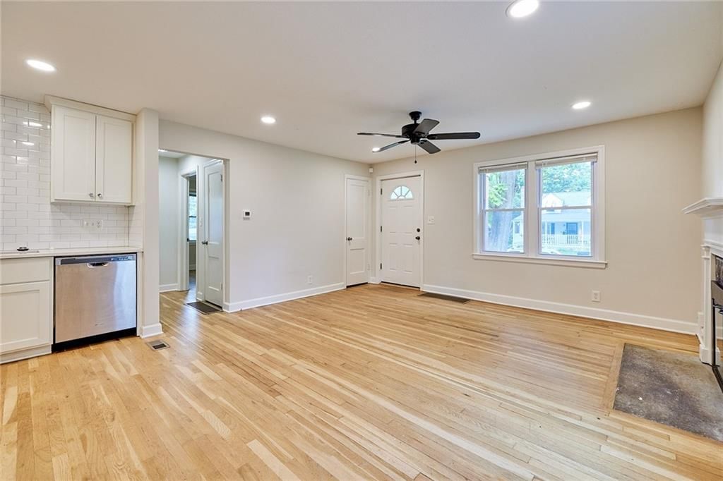 1221 W 25th Street — photo 5