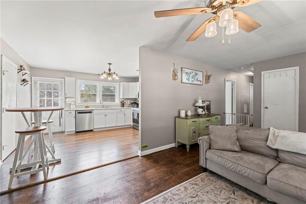 303 W Sunrise Drive — photo 8