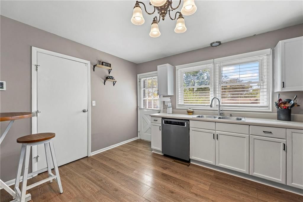 303 W Sunrise Drive — photo 10