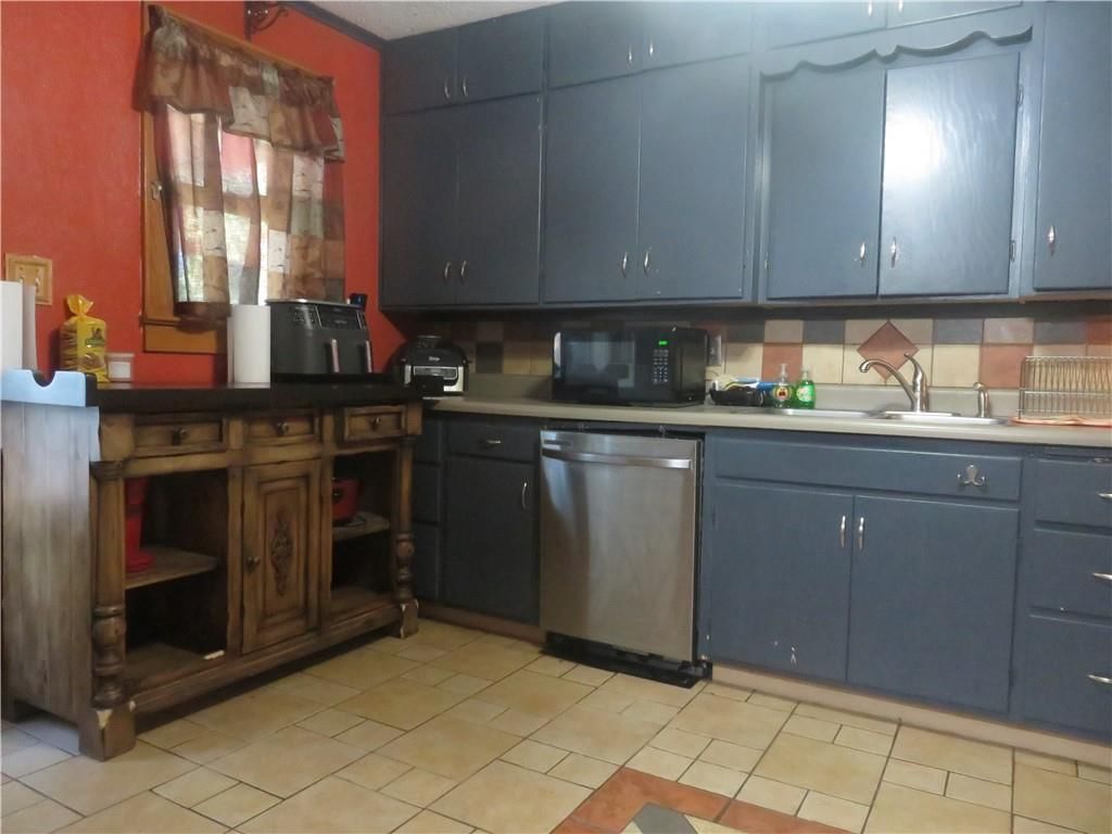 5410 Clark Street — photo 23