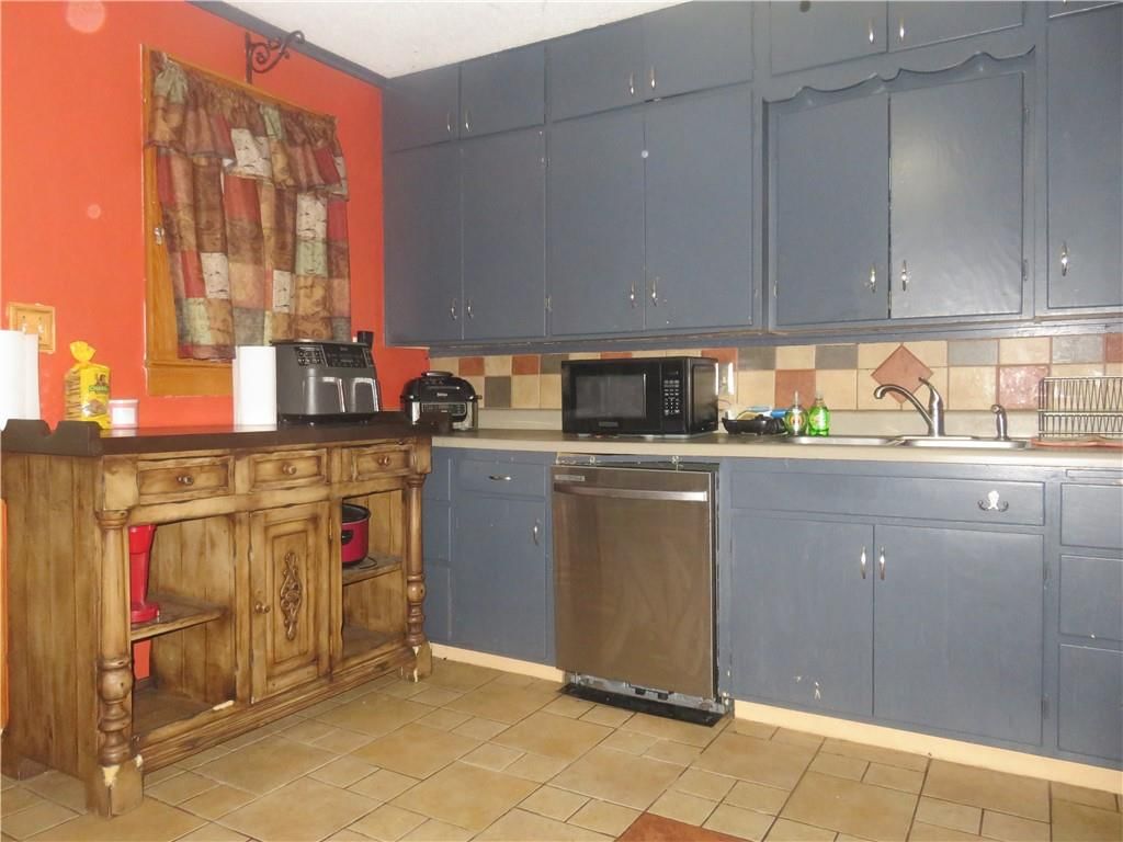 5410 Clark Street — photo 26