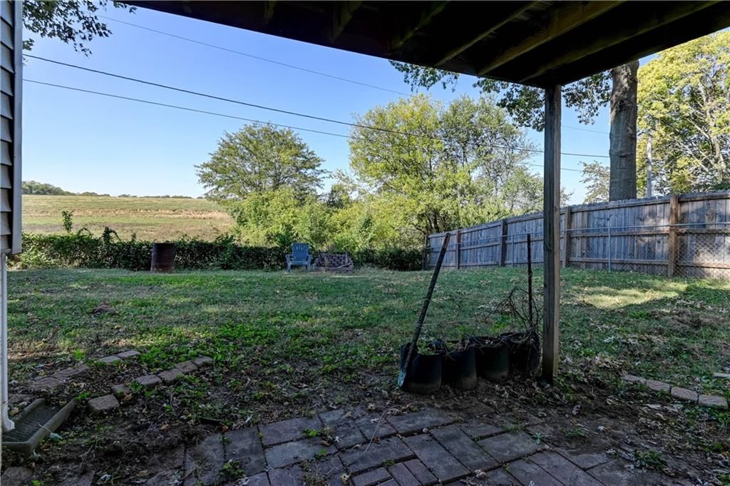2218 N Salem Drive — photo 48