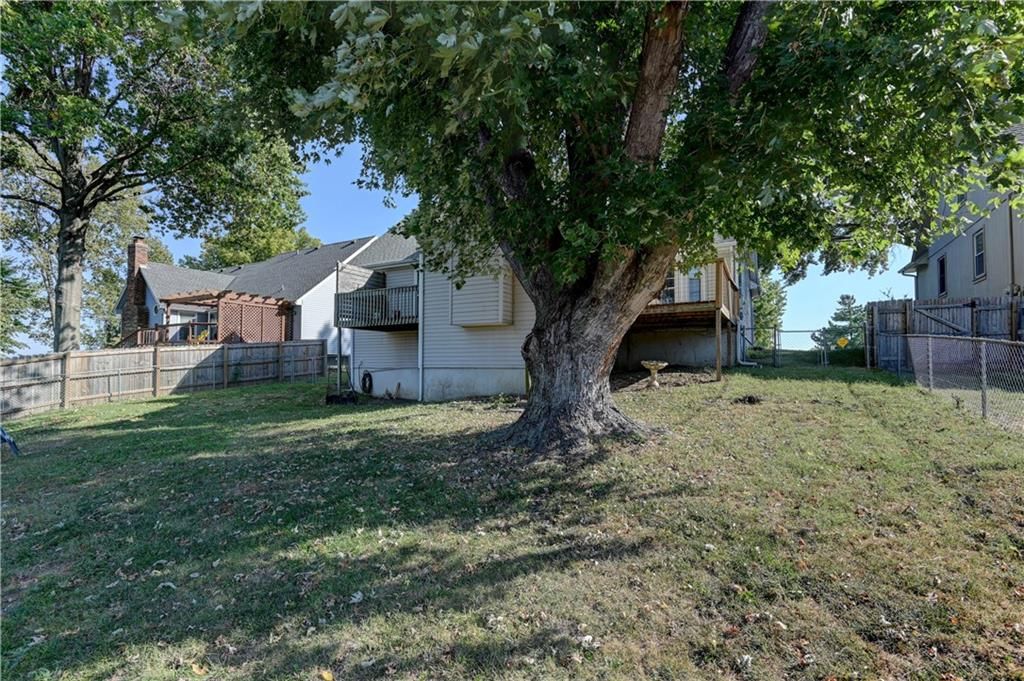 2218 N Salem Drive — photo 54
