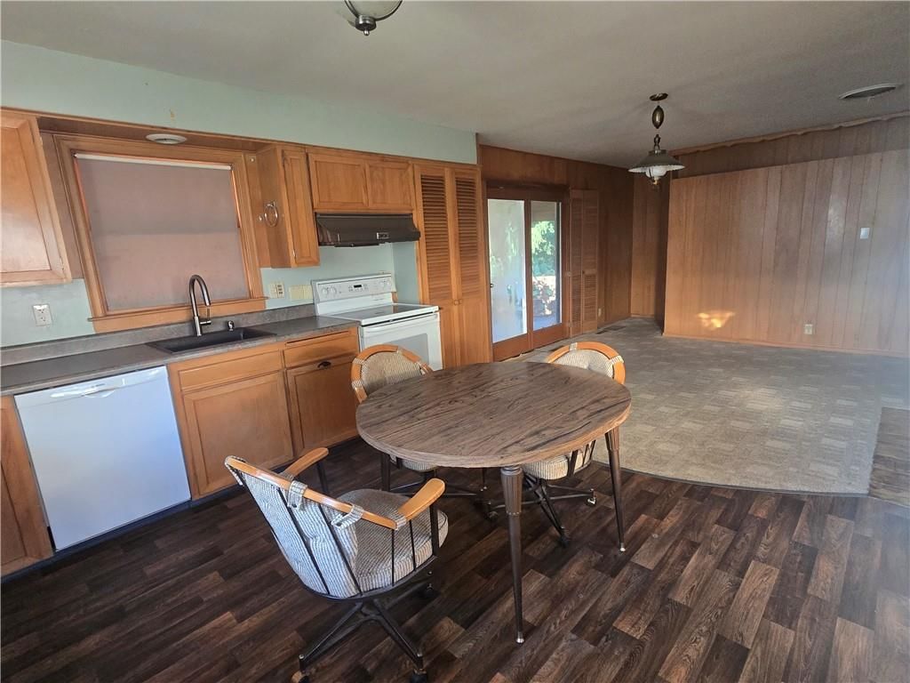 402 Jefferson Street — photo 8