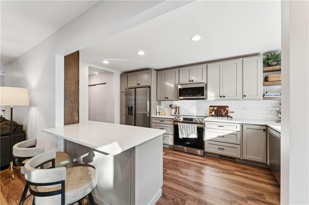 8604 W 84th Terrace — photo 7