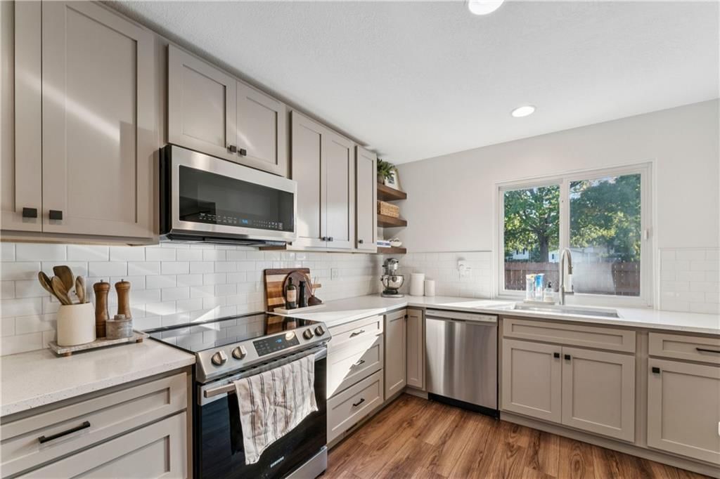 8604 W 84th Terrace — photo 8