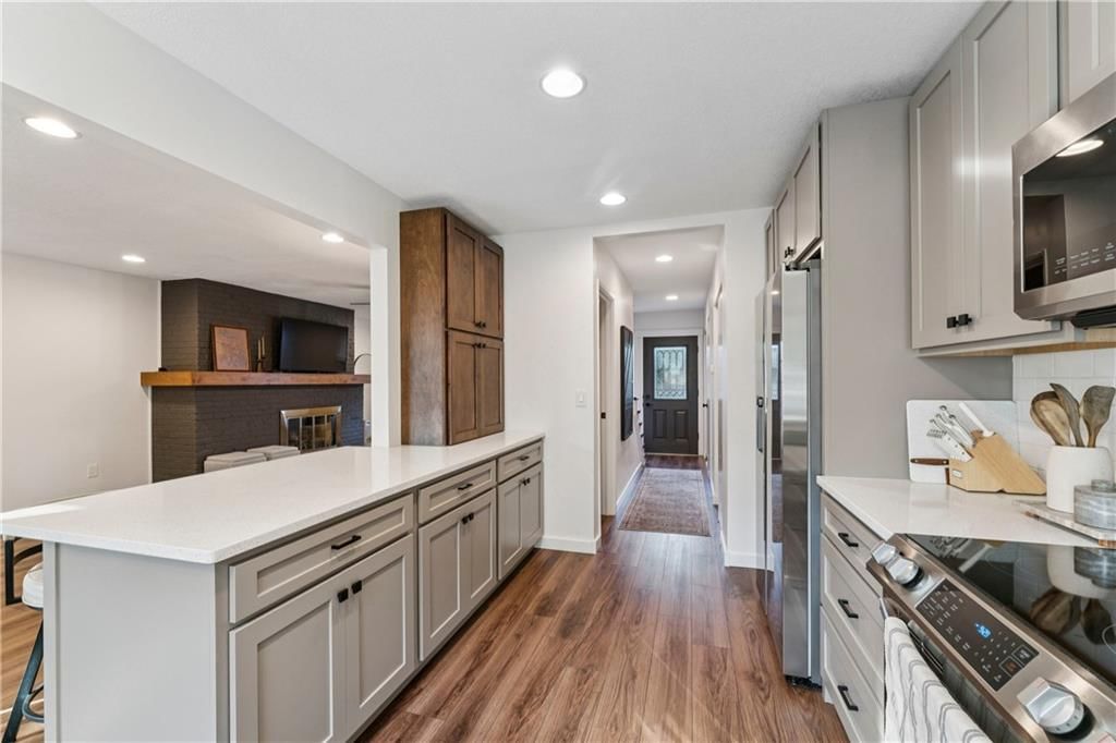 8604 W 84th Terrace — photo 9