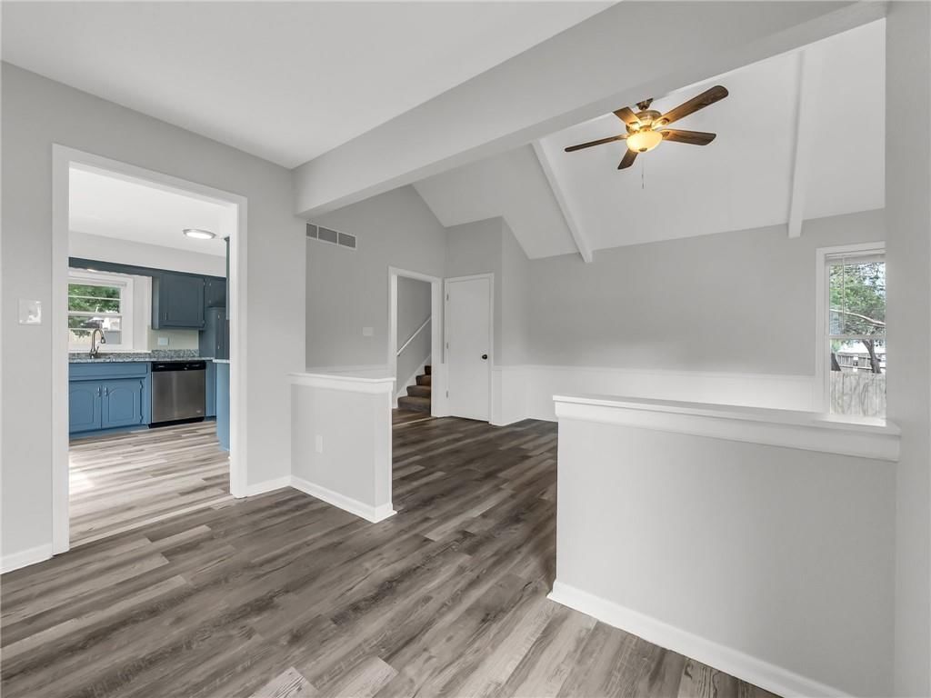 221 SE Colony Drive — photo 9