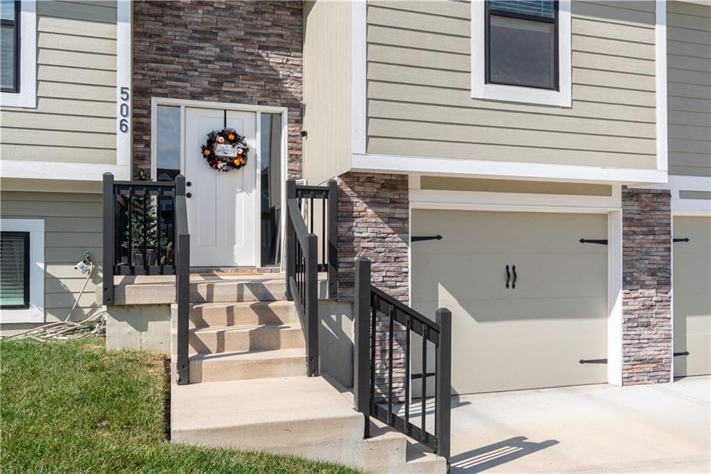 506 SW Meadowood Drive — photo 3