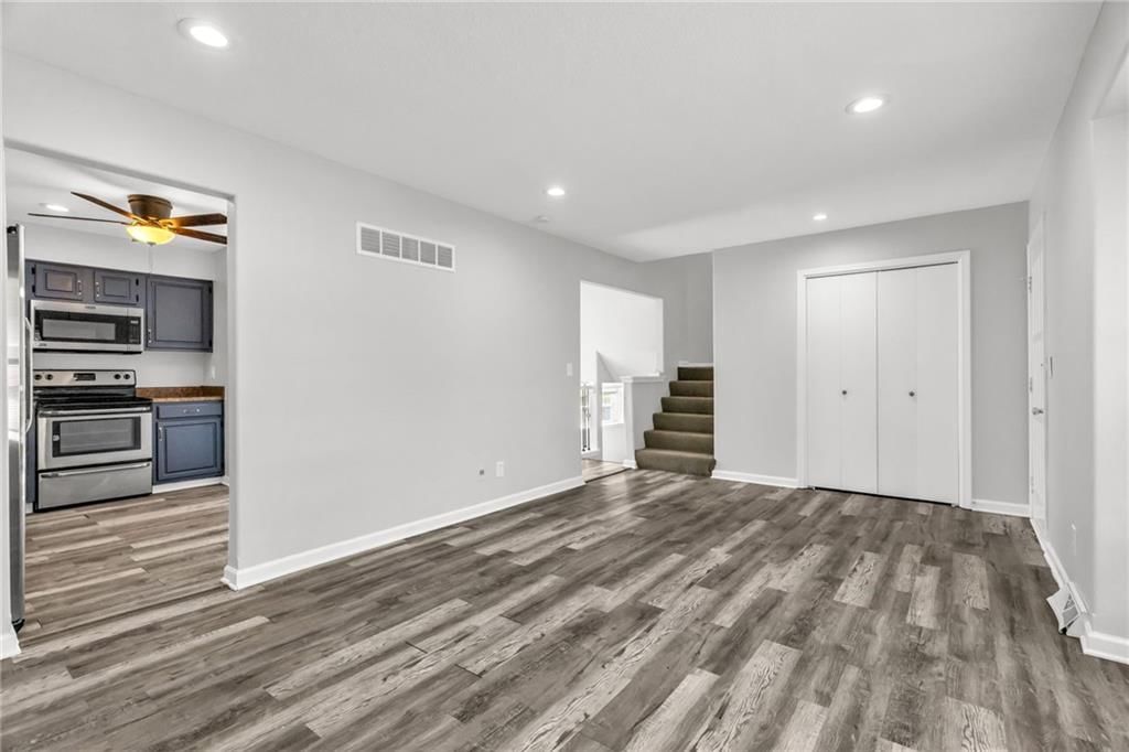 104 E Sherri Lane — photo 7
