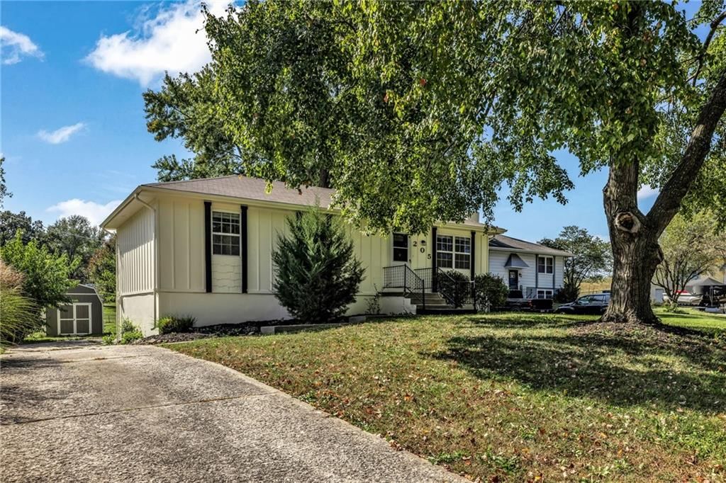 205 NW 4th Street Court — photo 3