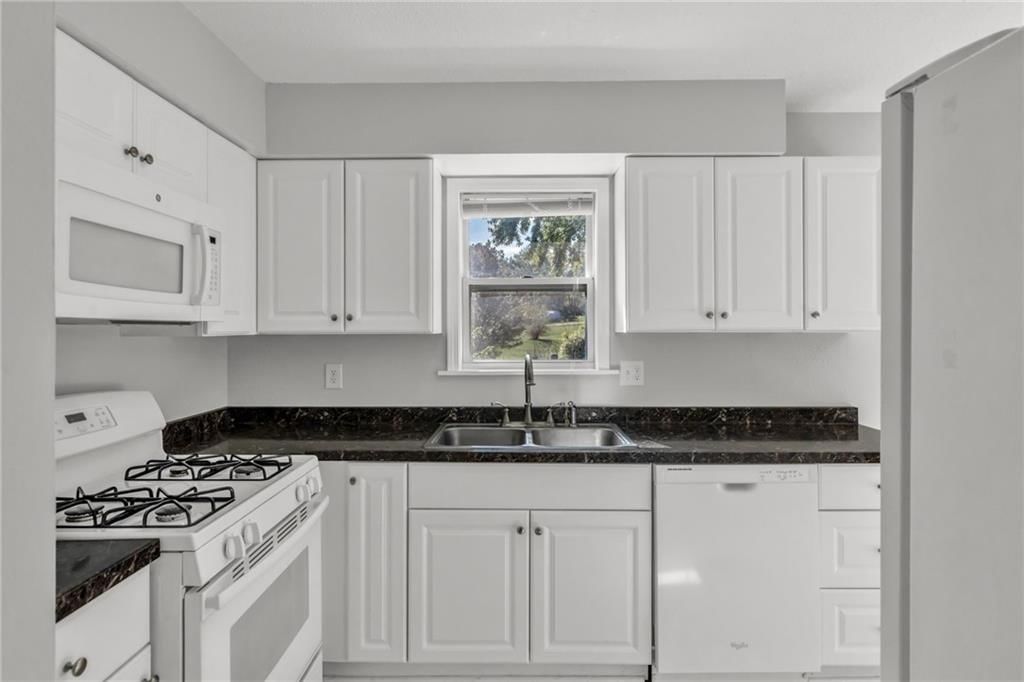 205 NW 4th Street Court — photo 8