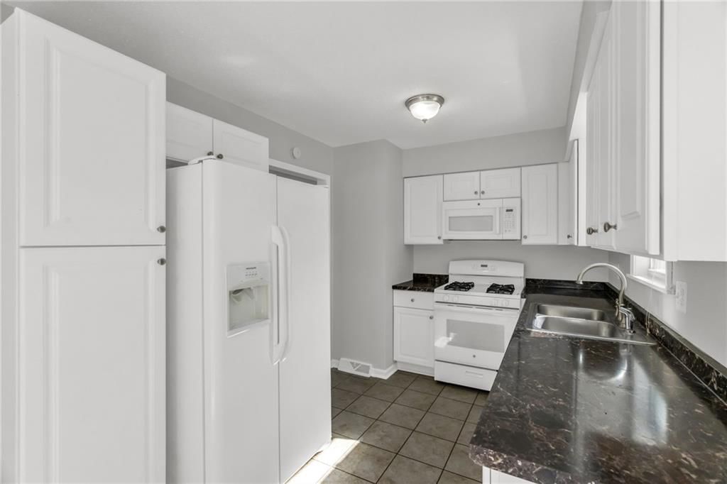 205 NW 4th Street Court — photo 9