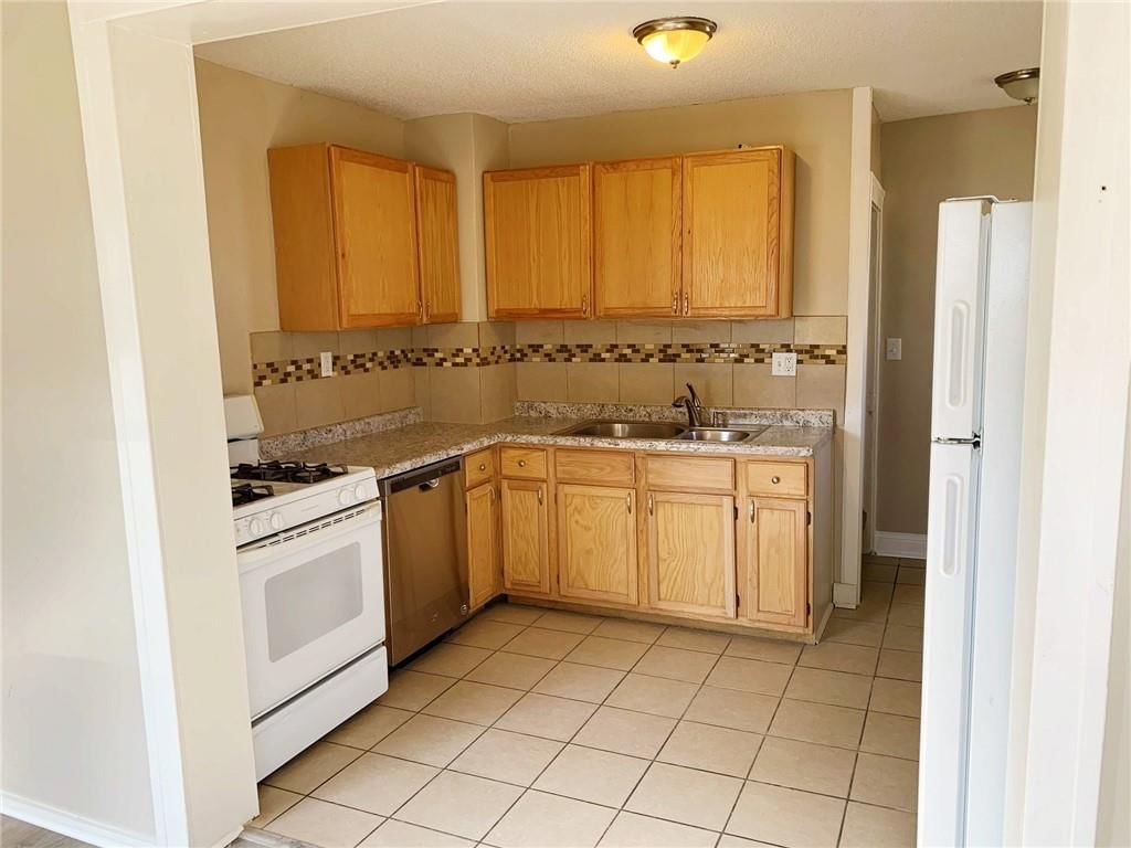 4604 NE 47th Street — photo 2
