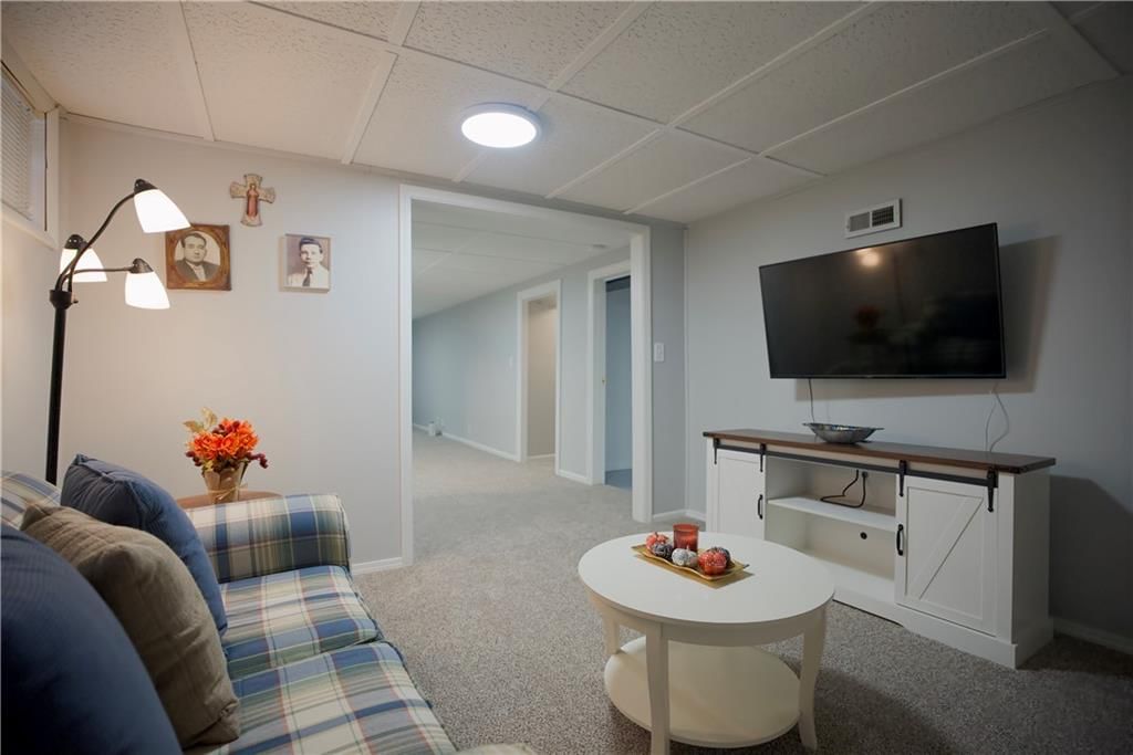 9102 W 100TH Terrace — photo 32