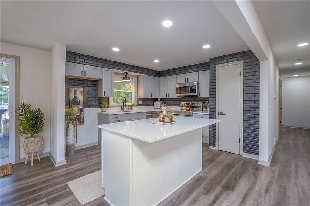 6010 E 151st Street — photo 15