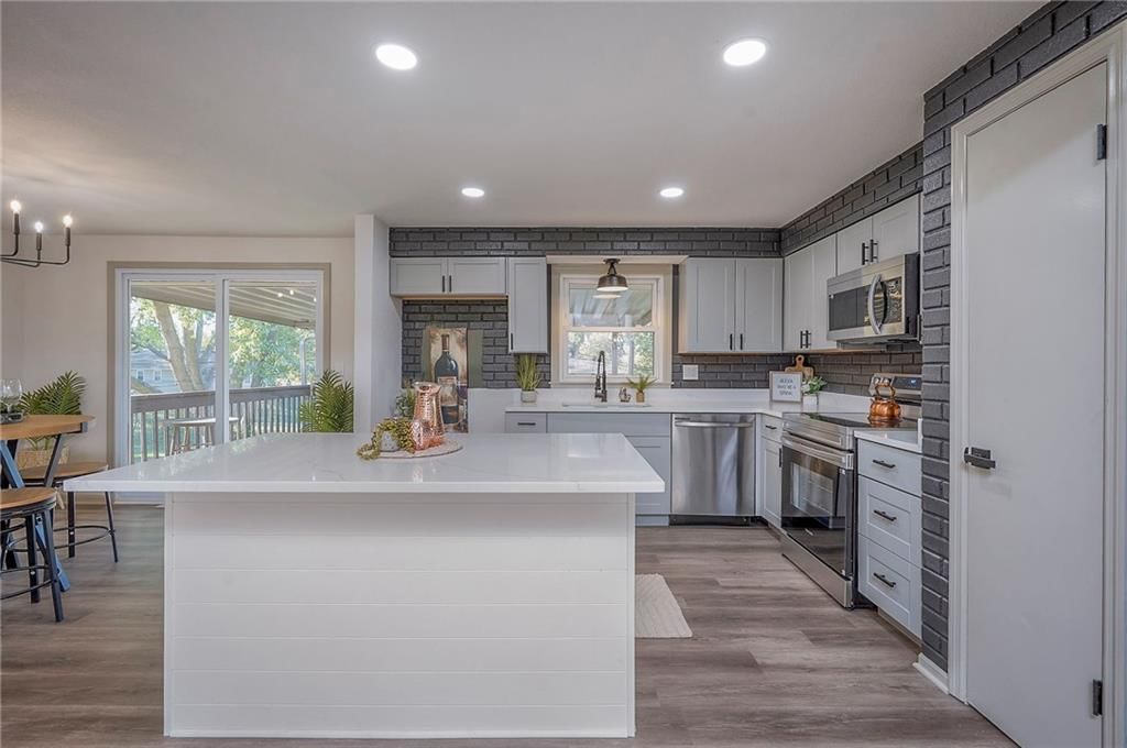 6010 E 151st Street — photo 16