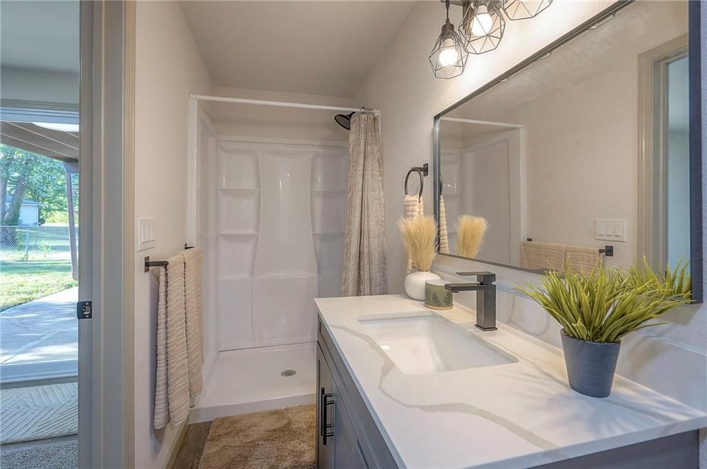 6010 E 151st Street — photo 32