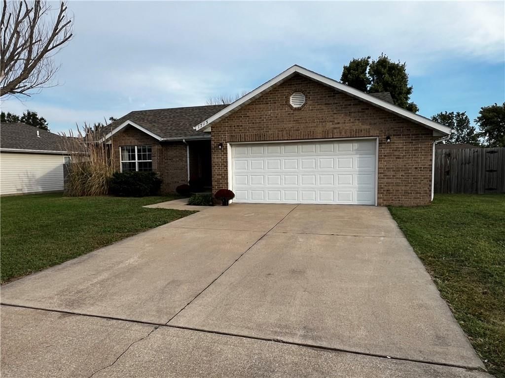 1715 Kent Drive — photo 3