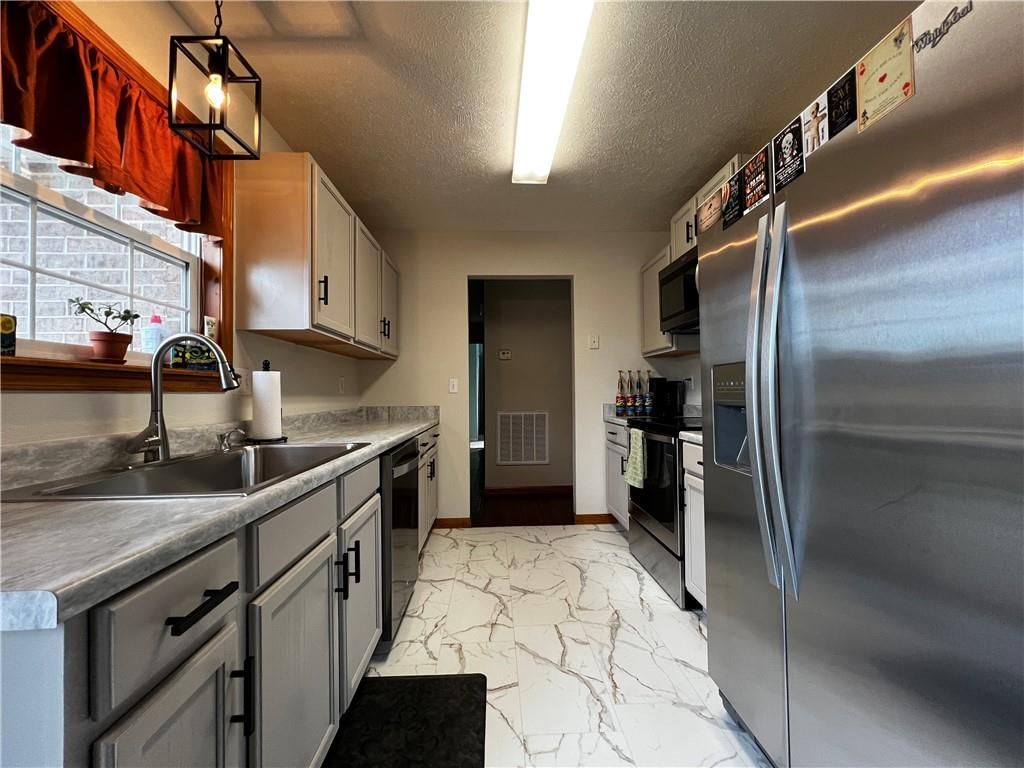 1715 Kent Drive — photo 6