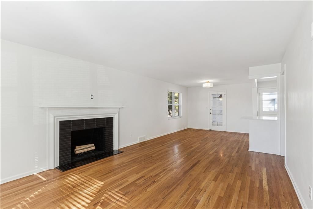 2624 W 75th Place — photo 3
