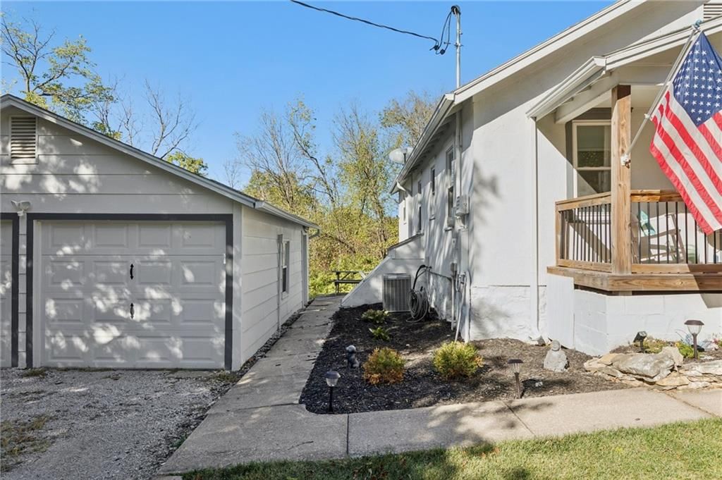 600 Centralia Avenue — photo 2