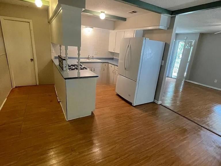 702 Park Circle — photo 4