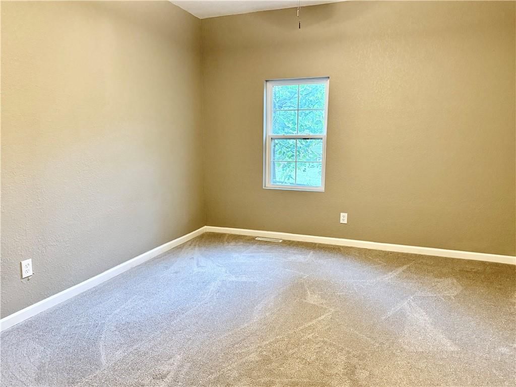 909 W Lexington Street — photo 17