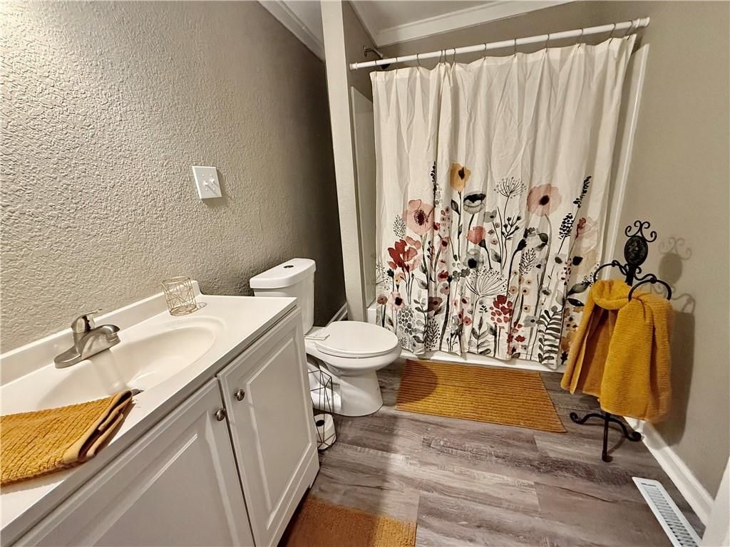 909 W Lexington Street — photo 23
