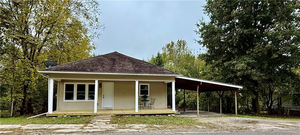 909 W Lexington Street — photo 4