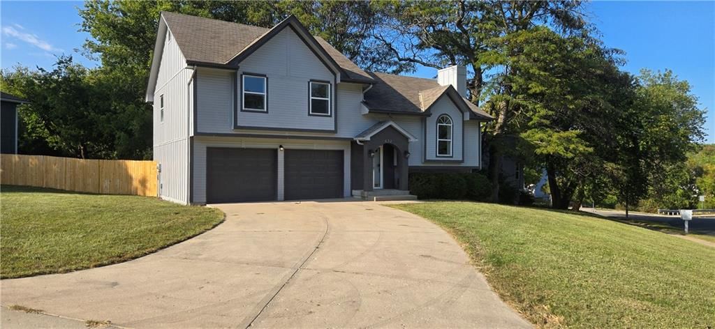 632 NE Bristol Drive, Lee's Summit, MO