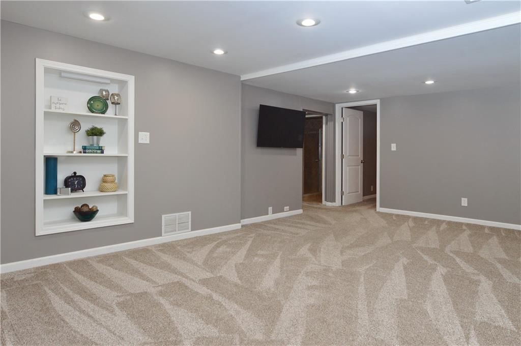 464 W 104th Street — photo 17