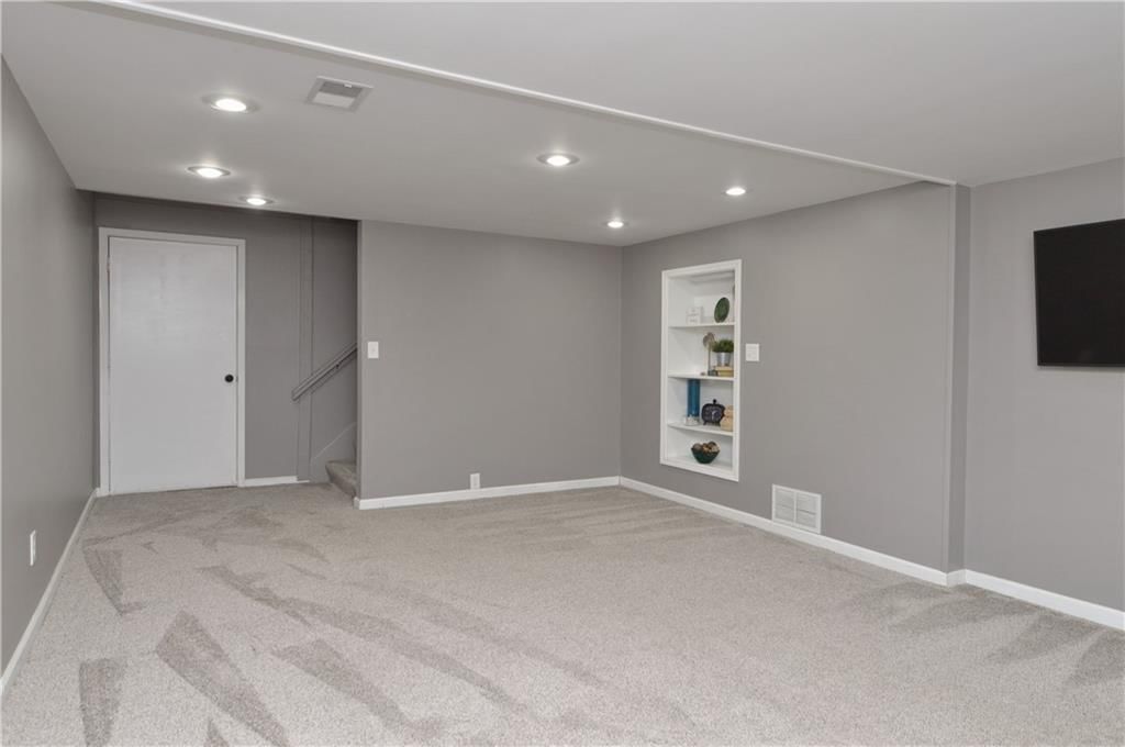 464 W 104th Street — photo 19