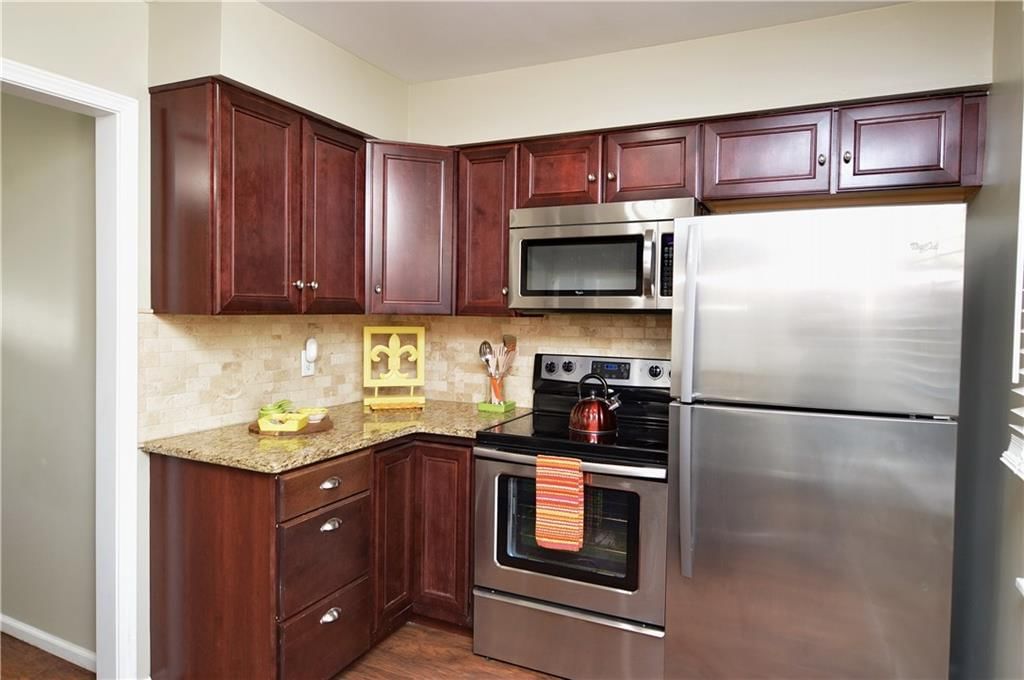 464 W 104th Street — photo 10