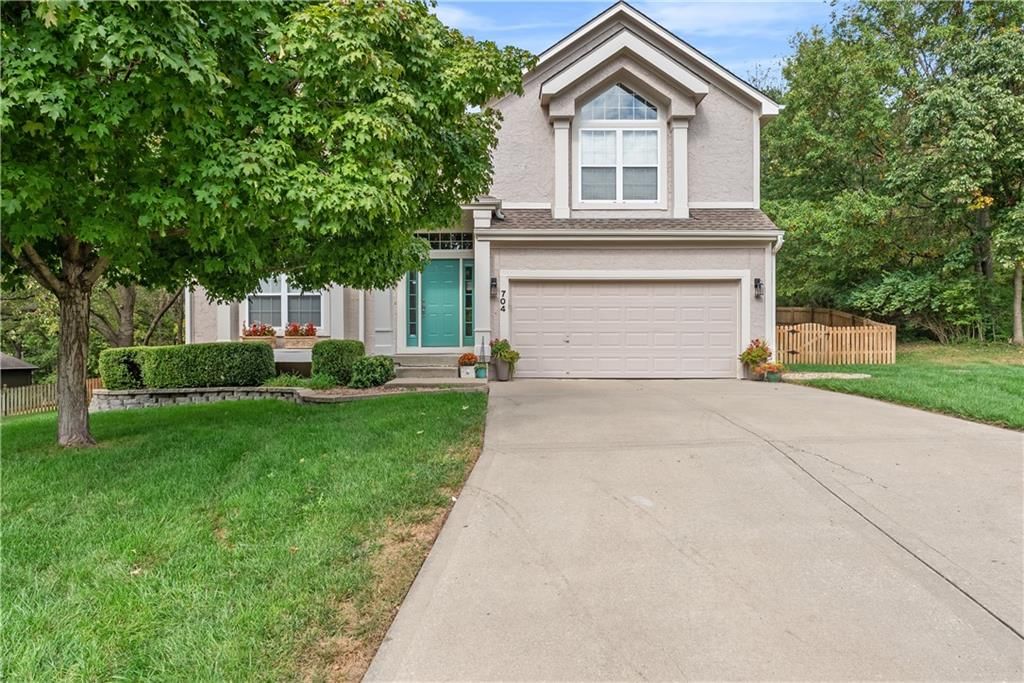 704 NE Diamond Lane, Lee's Summit, MO