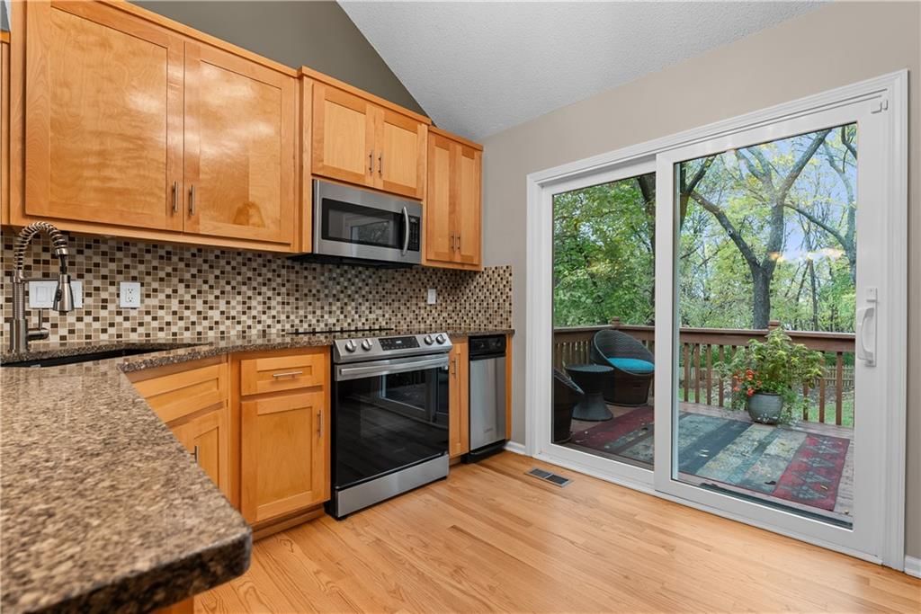 704 NE Diamond Lane — photo 12