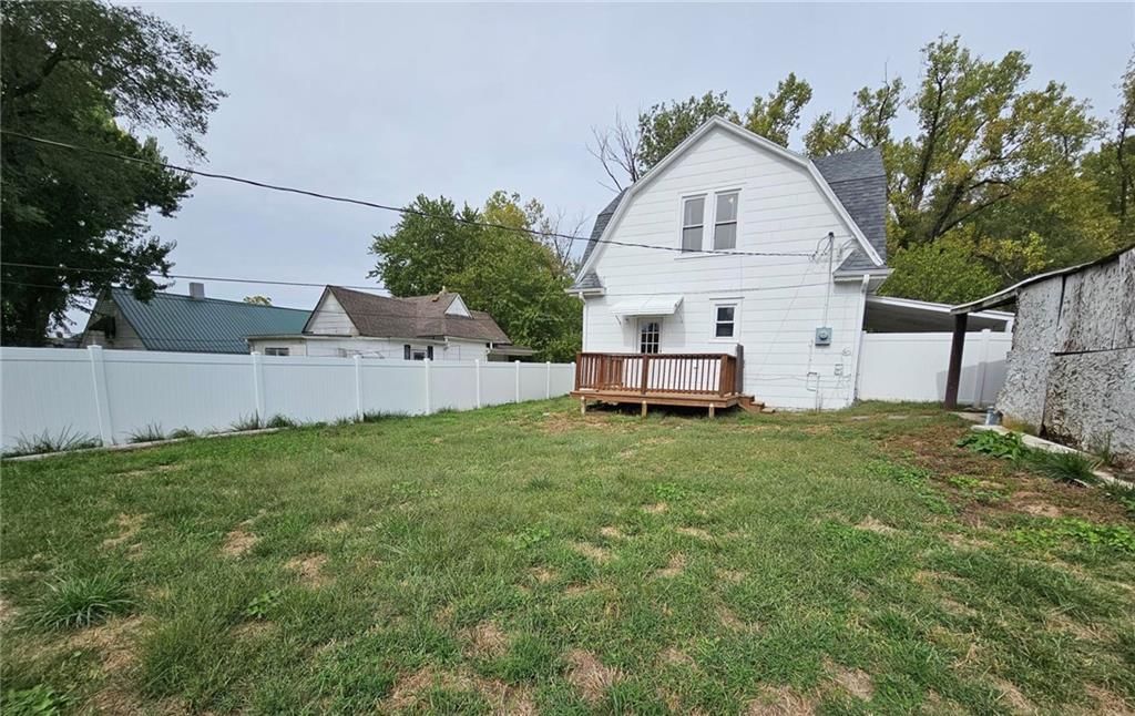 524 E Kansas Avenue — photo 18