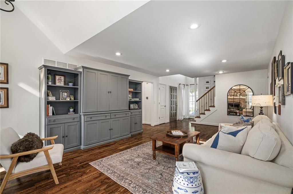 11422 Conser Street — photo 9