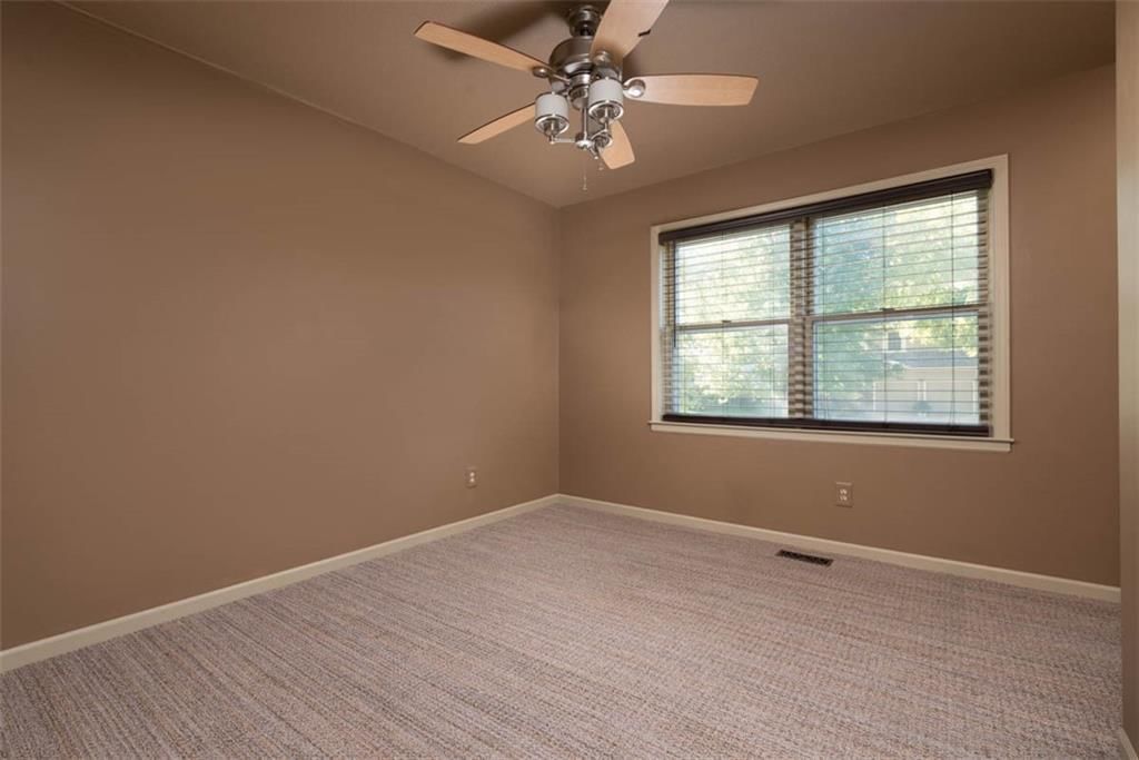 Photo 24 of 47 - 1529 SW Fredrick Drive